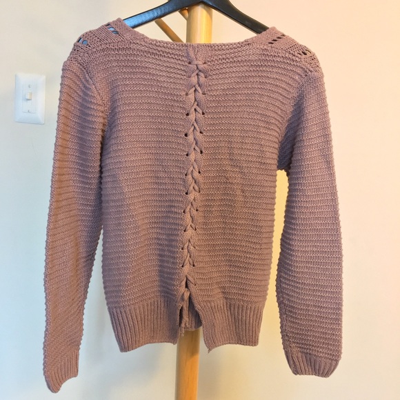 Ivy Rose Sweater - Picture 12 of 14